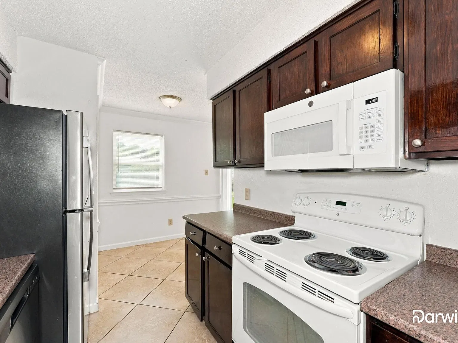 3 bed, 2.0 bath, 1203 sqft, $1,680 — Photo 3