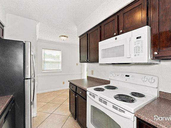 3rd image of 709 Croydon Dr