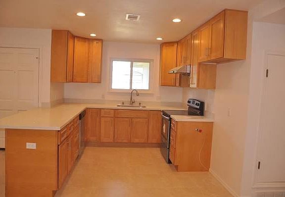 2nd image of 6388 Narcissus Ave