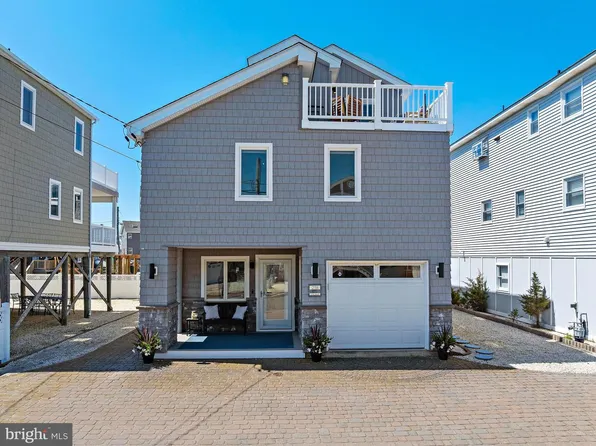 218 W 27th St, Ship Bottom, NJ 08008