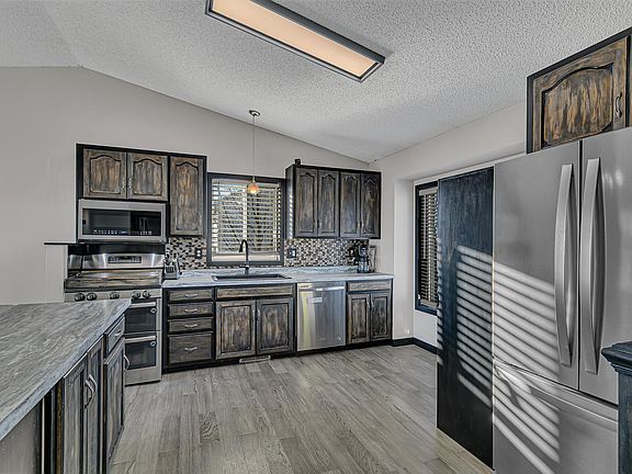 4th image of 120 Shire Rd N