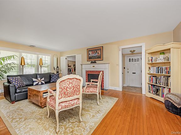2nd image of 215 Melville Road