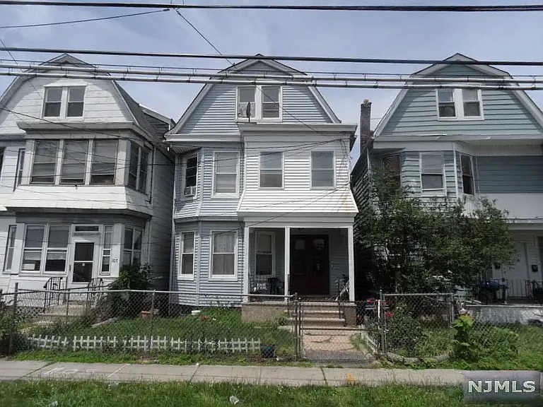 1105 Grove St #A — Photo 1