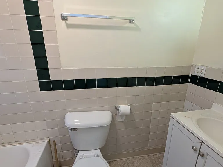 1035 West Ave #1 — Photo 8