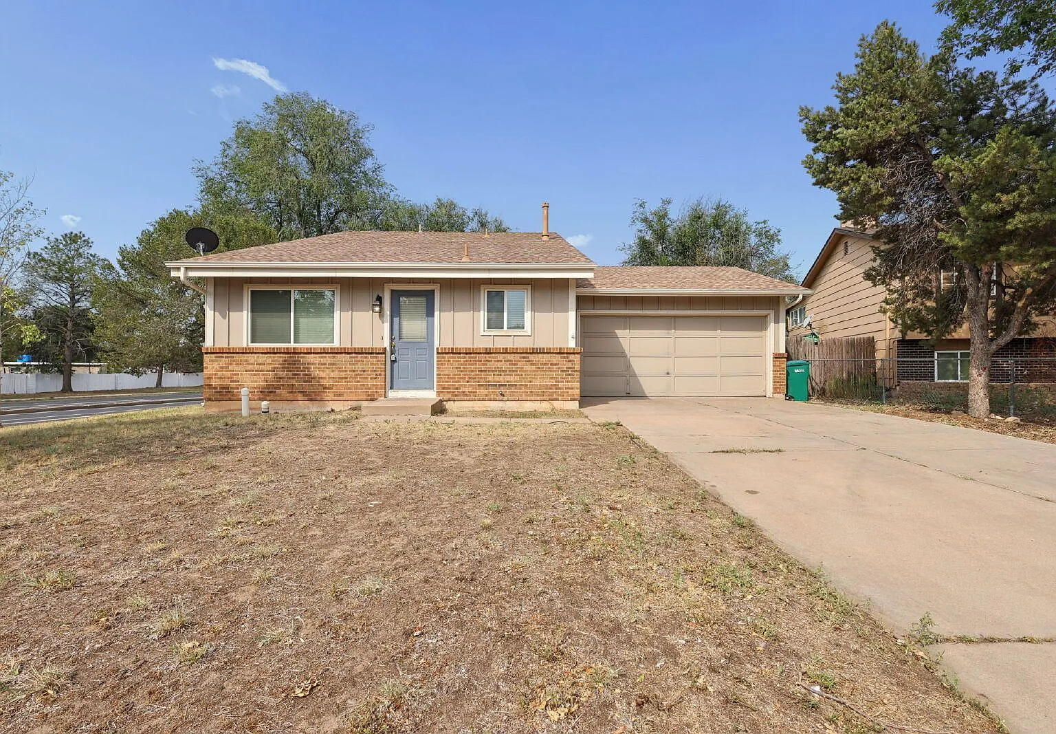 3 bed, 2.0 bath, 1320 sqft, $1,950 — Photo 3