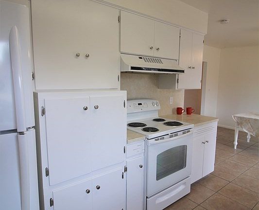 3rd image of 1132 Sahara St