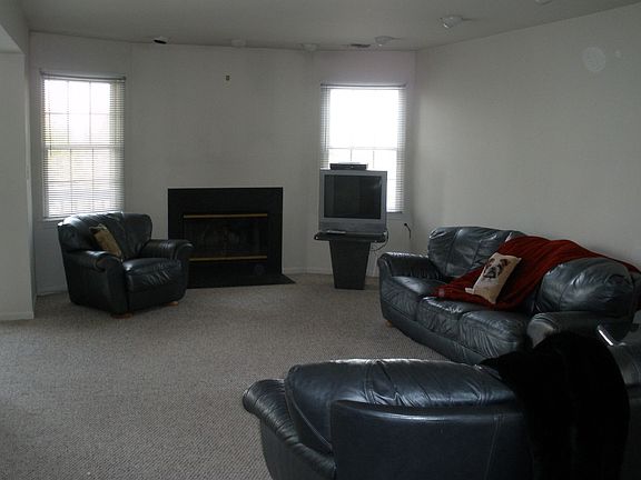 Living Room w/wood fireplace
