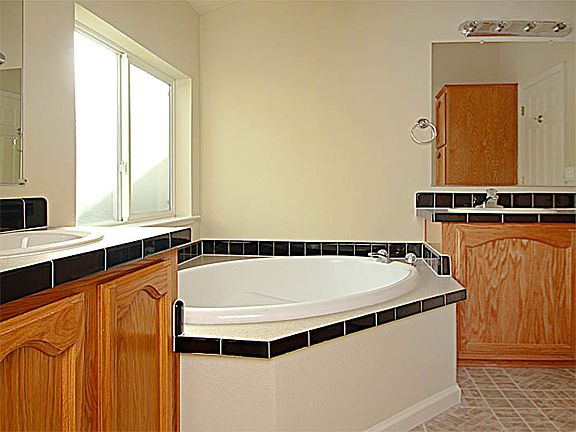 5th image of 580 Ahwanee Ave Spc 10