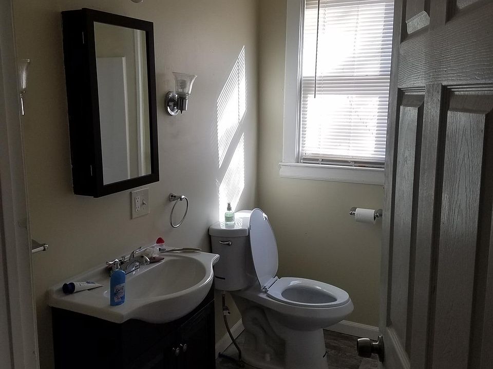 2nd image of 18 Fairview St #1