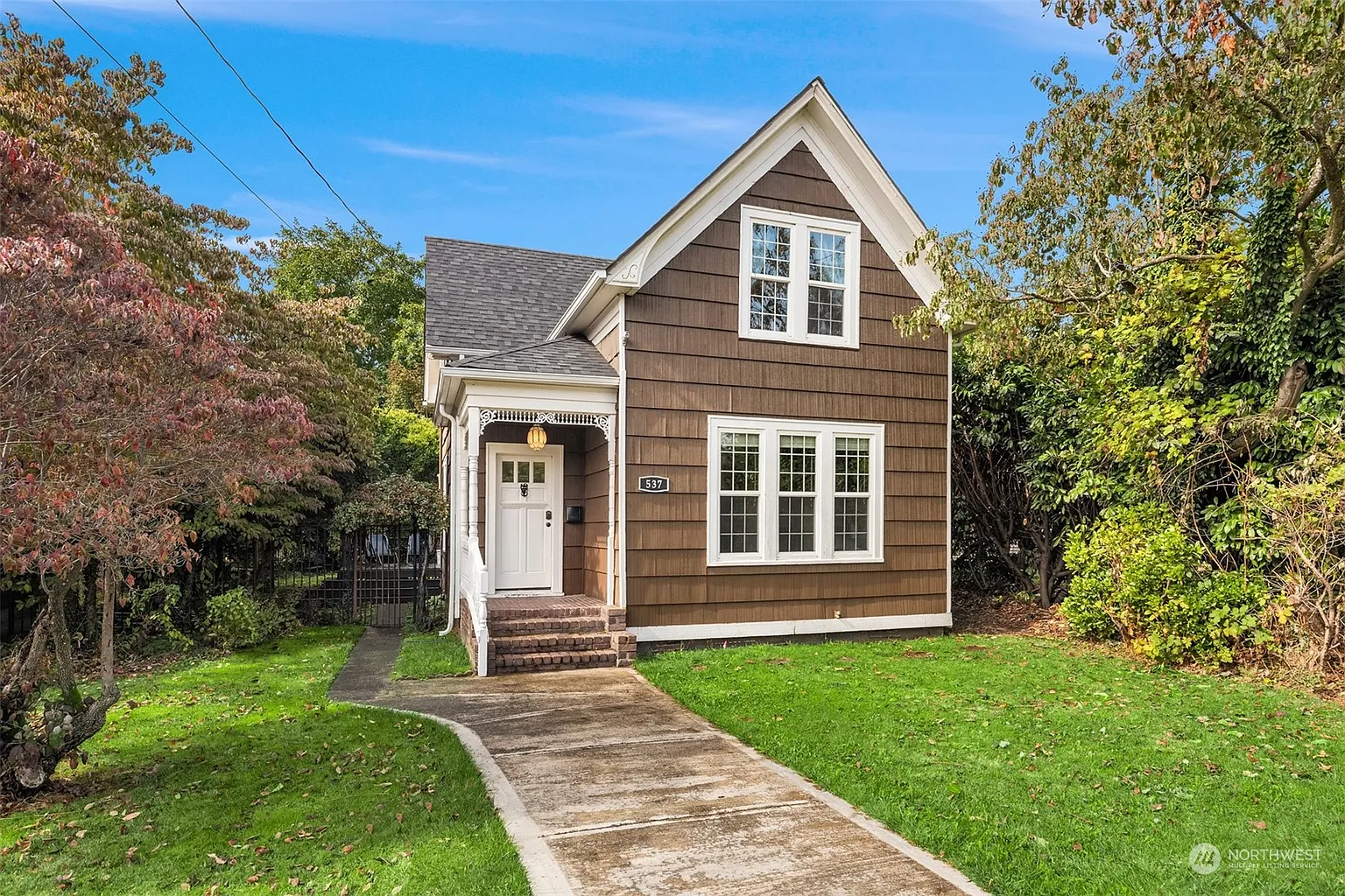 537 Williams Avenue N photo 1