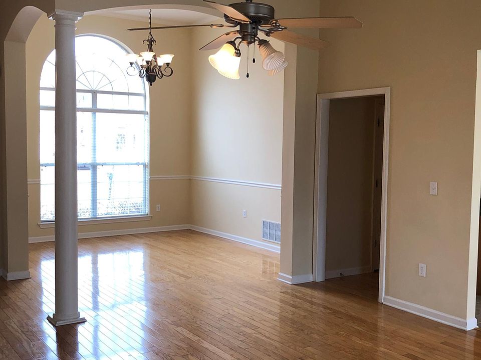 2nd image of 1363 Trafalgar Dr