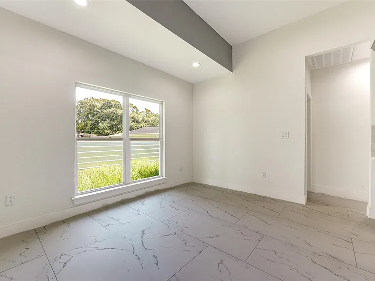 508 Georgia St — Photo 8