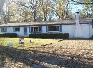 11916 River Rd, Carmel, IN 46033