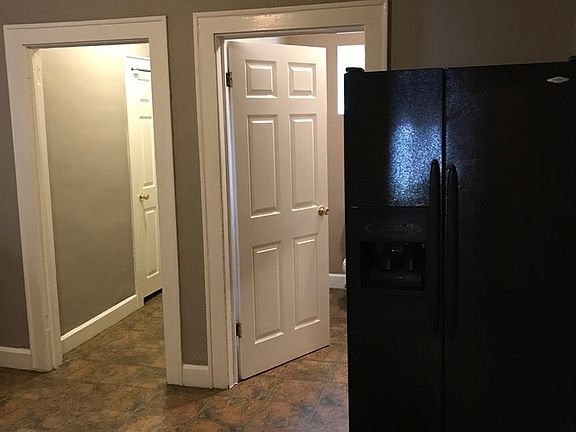 5th image of 2822 N Park Ave