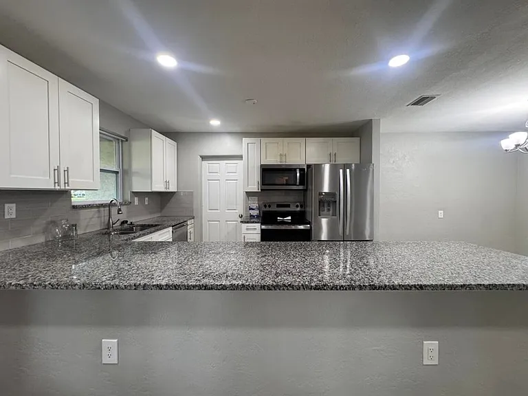 603 Ridge Blvd — Photo 8