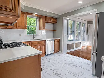 28 Delaware Avenue, #2