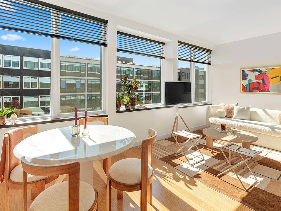 1 Bed - Living-Dining Room