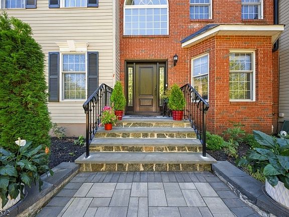 2nd image of 58 Fox Chase Ln