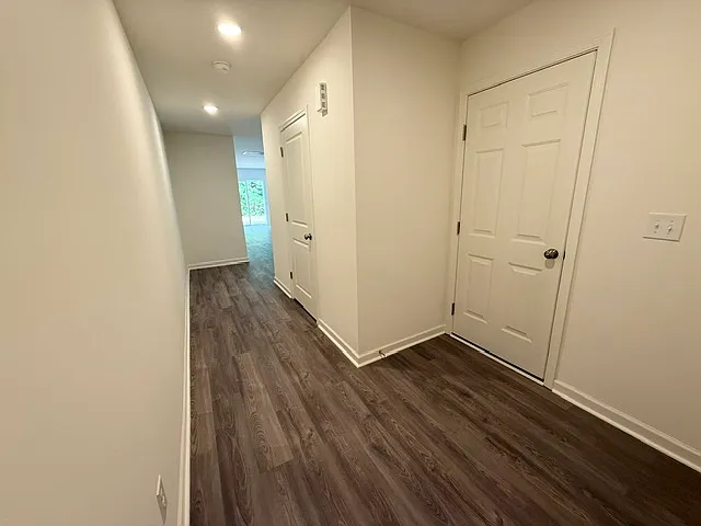 2429B Brookville Dr — Photo 3