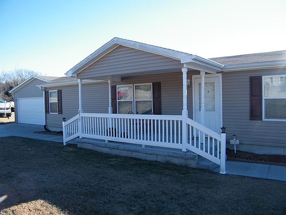 3rd image of 2717 Meadowlark Dr