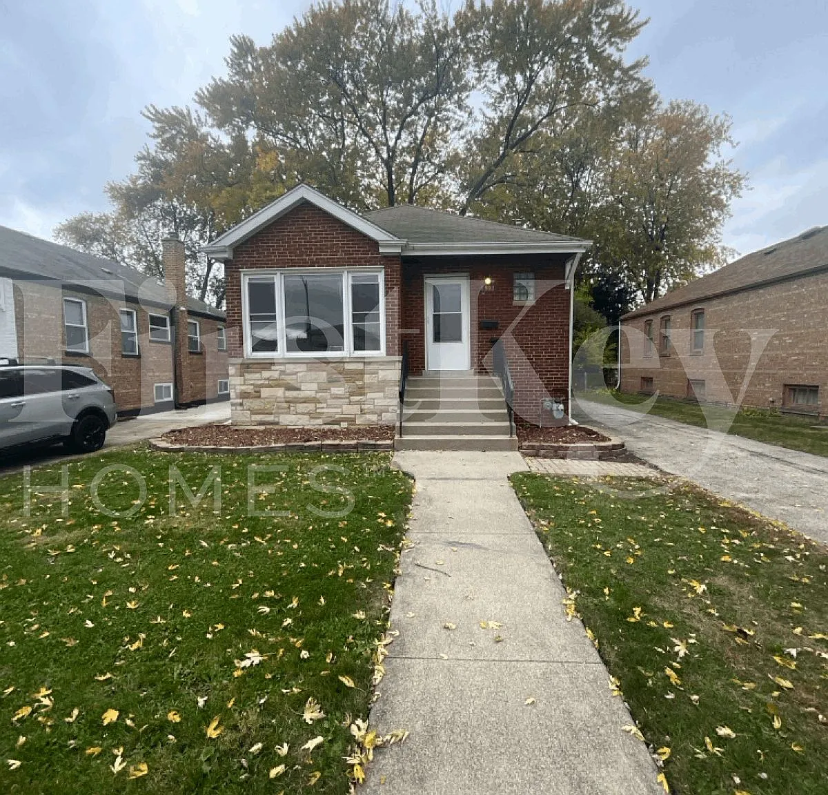 3 bed, 1.0 bath, 1090 sqft, $2,435 — Photo 1