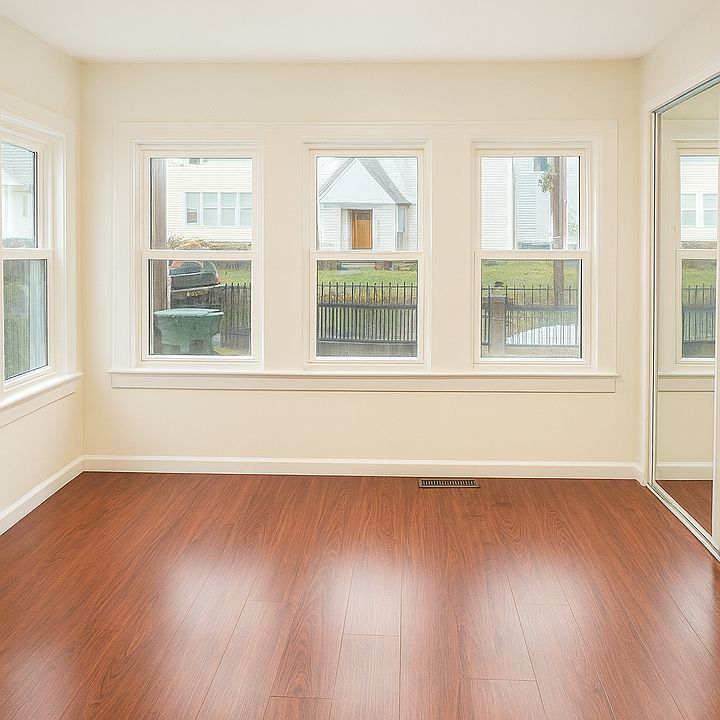 2nd image of 74 Grand St Floor 2