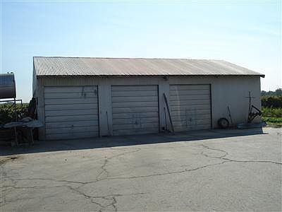 2nd image of 2419 E Manning Ave
