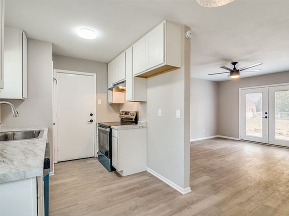 4th image of 407 Duncan Way