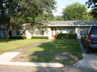 205 Bowie St, Port Lavaca, TX 77979