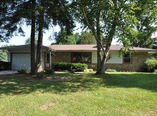 N64W15436 Sunny Dale Dr, Menomonee Falls, WI