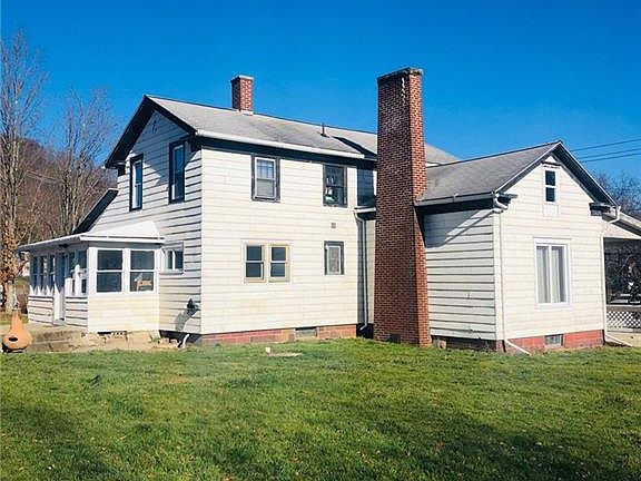 3rd image of 221 Evans Ave
