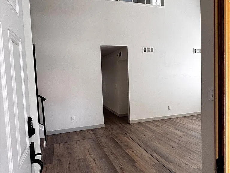 5590 W Katie Ave — Photo 3