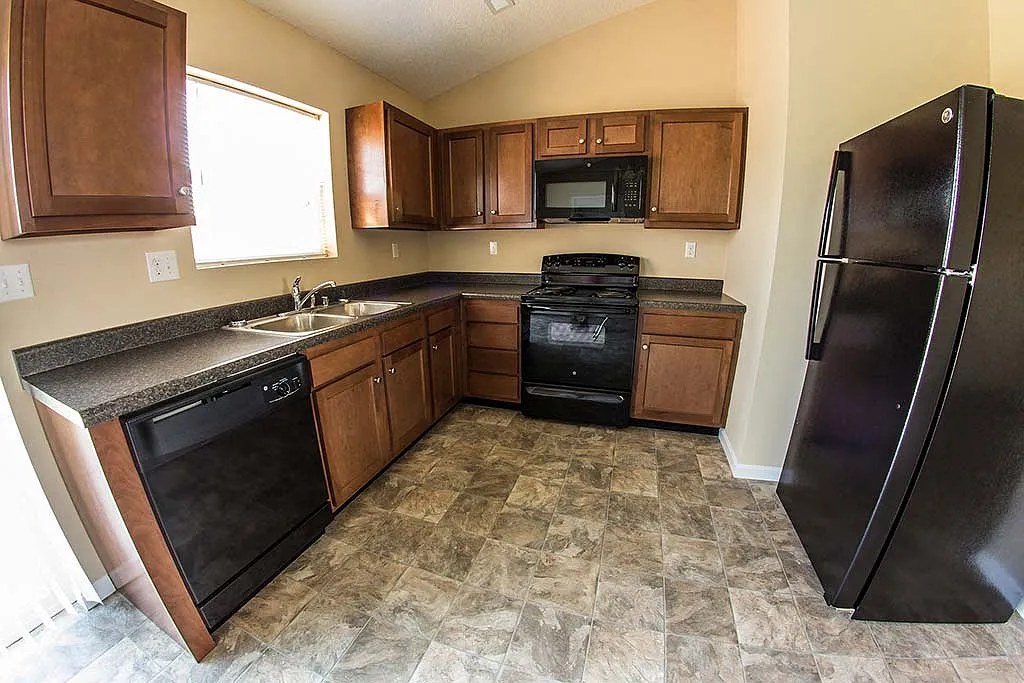 Salem Springs Garden Homes — Photo 2