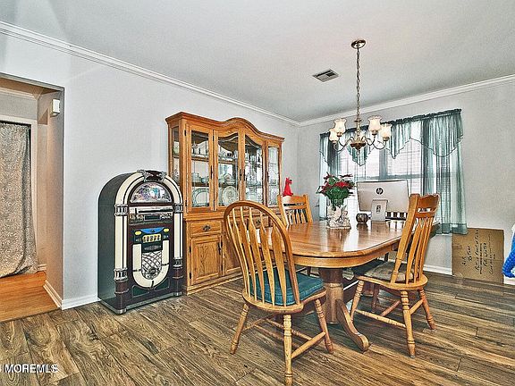 4th image of 44 Canterbury Lane