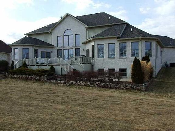 2nd image of 31 Hollaway Blvd