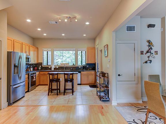 4th image of 4616 Windy Brook Dr