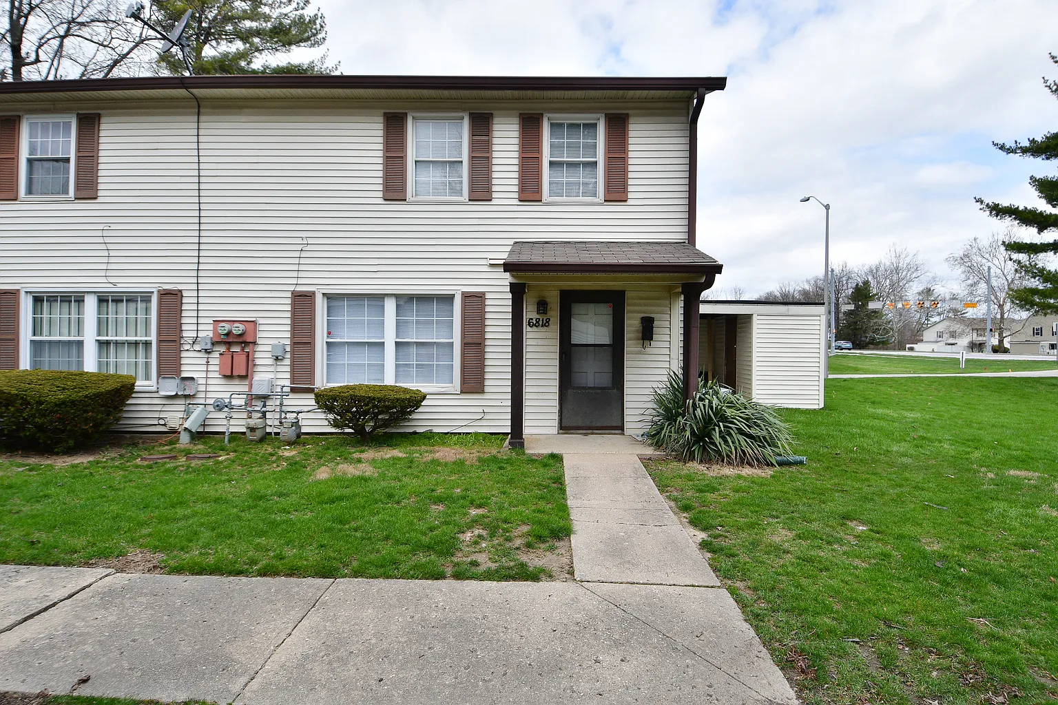 6818 Georgetown Rd photo 1