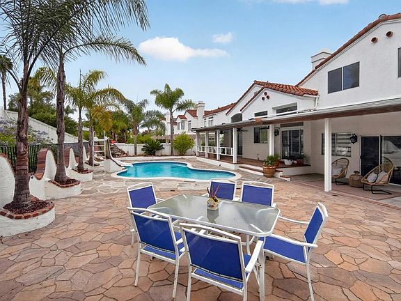 2nd image of 4923 Amador Dr