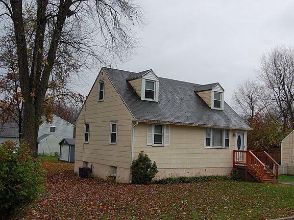 3rd image of 416 Montgomery Ave