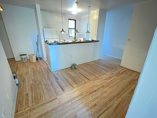4th image of 300 E 65th St Penthouse A