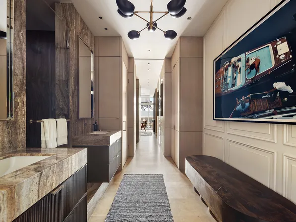 561 Broadway image 13 of 22