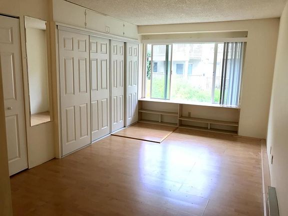 5th image of 397 Half Moon Ln APT 4