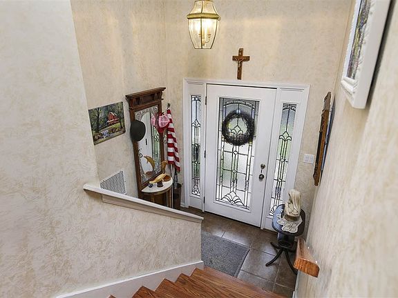 5th image of 1114 Westridge Cir
