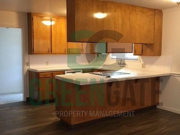 5th image of 3701 Poinsettia Dr