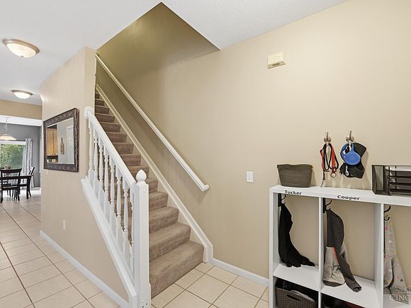 3rd image of 884 Ellery Dr
