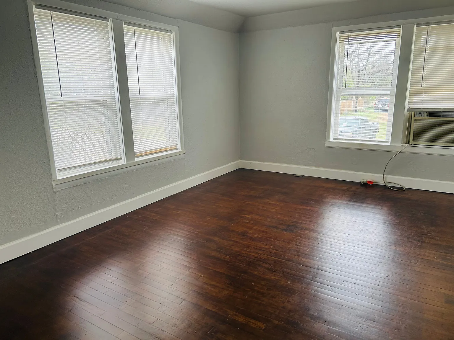 1 bed, 1.0 bath, 900 sqft, $925 — Photo 1