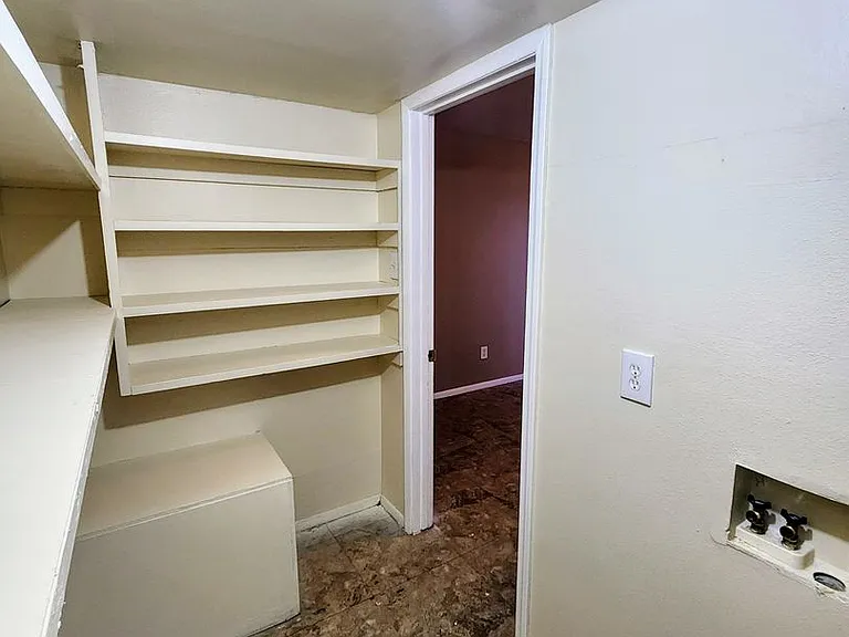 536 Madeira Dr SE — Photo 33