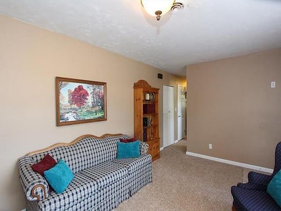 4th image of 2661 Galewood St