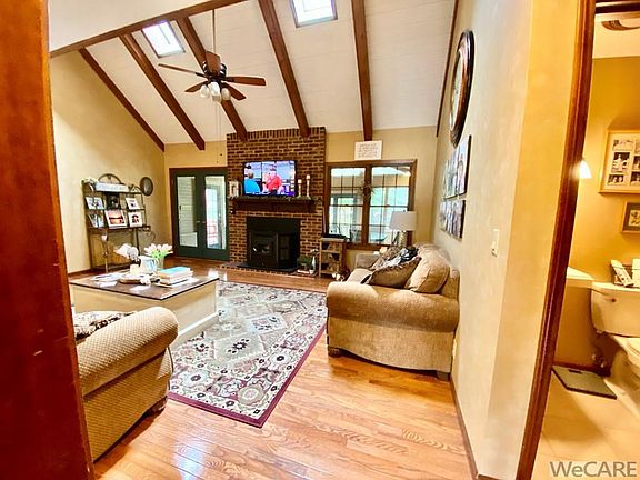 3rd image of 830 Heritage Dr