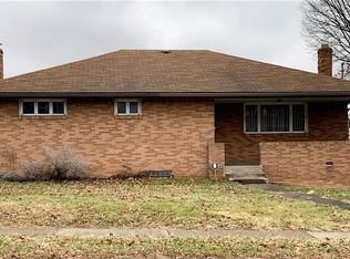 124 W Larkspur St, Homestead, PA 15120